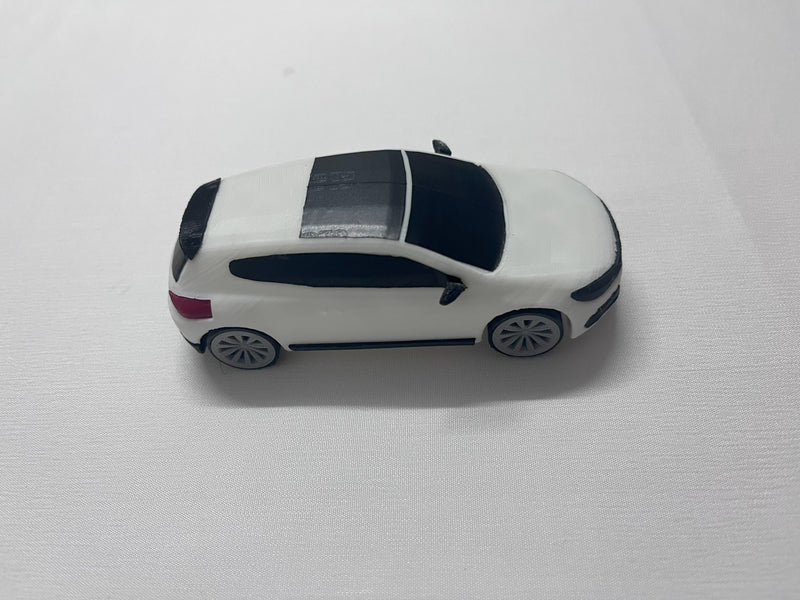 Virajlarda Dönerek Hareket Eden Araba Figürü – Özel marka, model ve renk üretimi yapılabilir